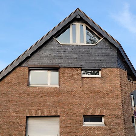 Messezimmer Am Thewissenweg Dusseldorf Ngoại thất bức ảnh