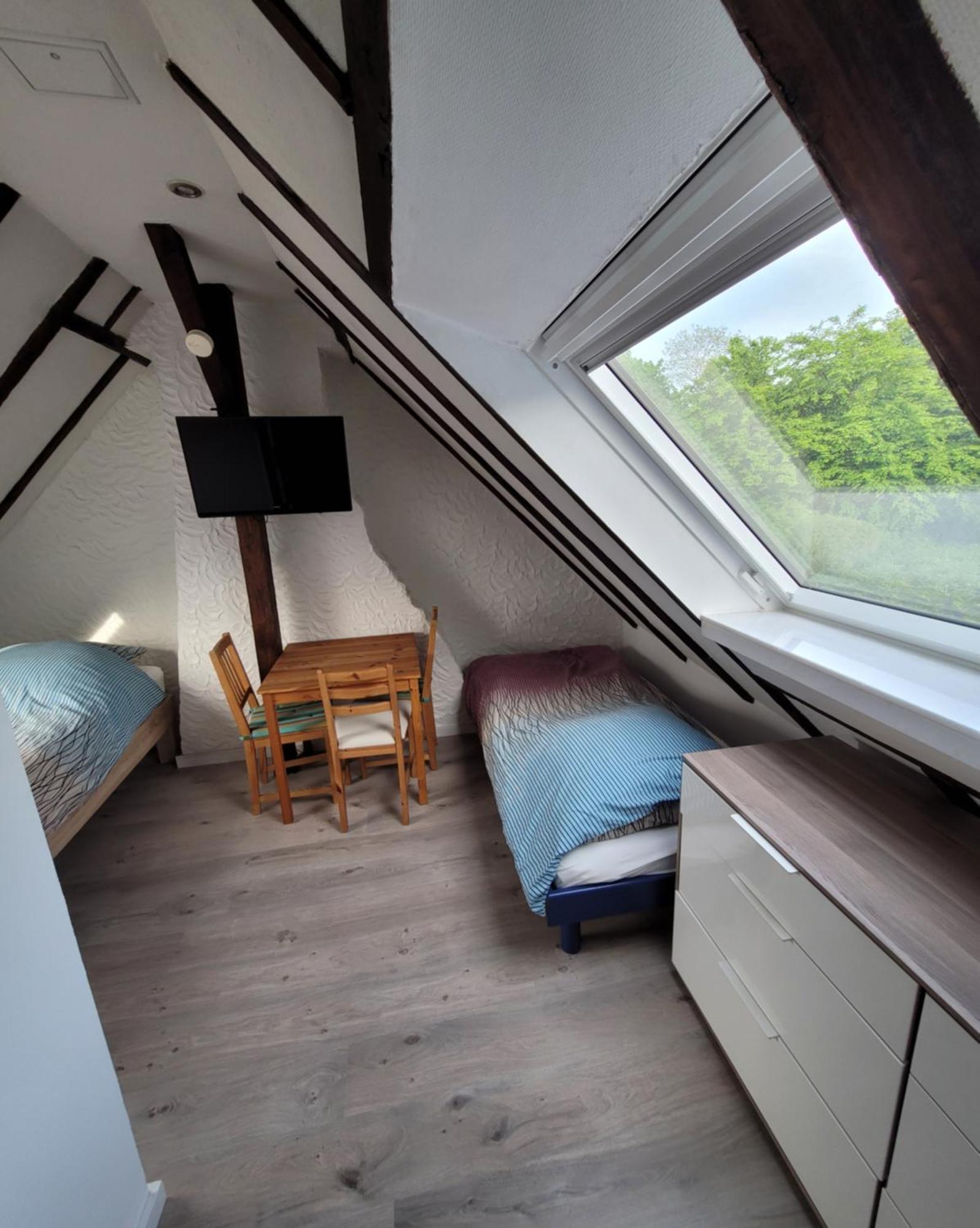 Messezimmer Am Thewissenweg Dusseldorf Ngoại thất bức ảnh